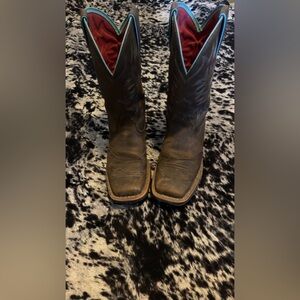 ariat boots!! womens 8♥️